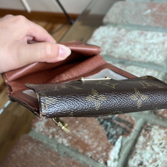 Louis Vuitton Clasp Wallet - Picture 13 of 14